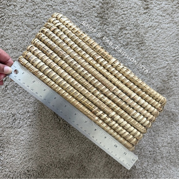 Large Woven Basket with side handles - Picture 8 of 9